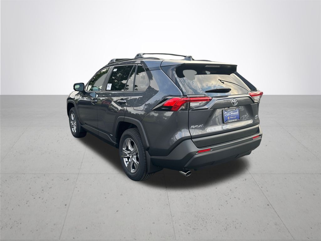 2025 Toyota RAV4 Hybrid XLE photo 8