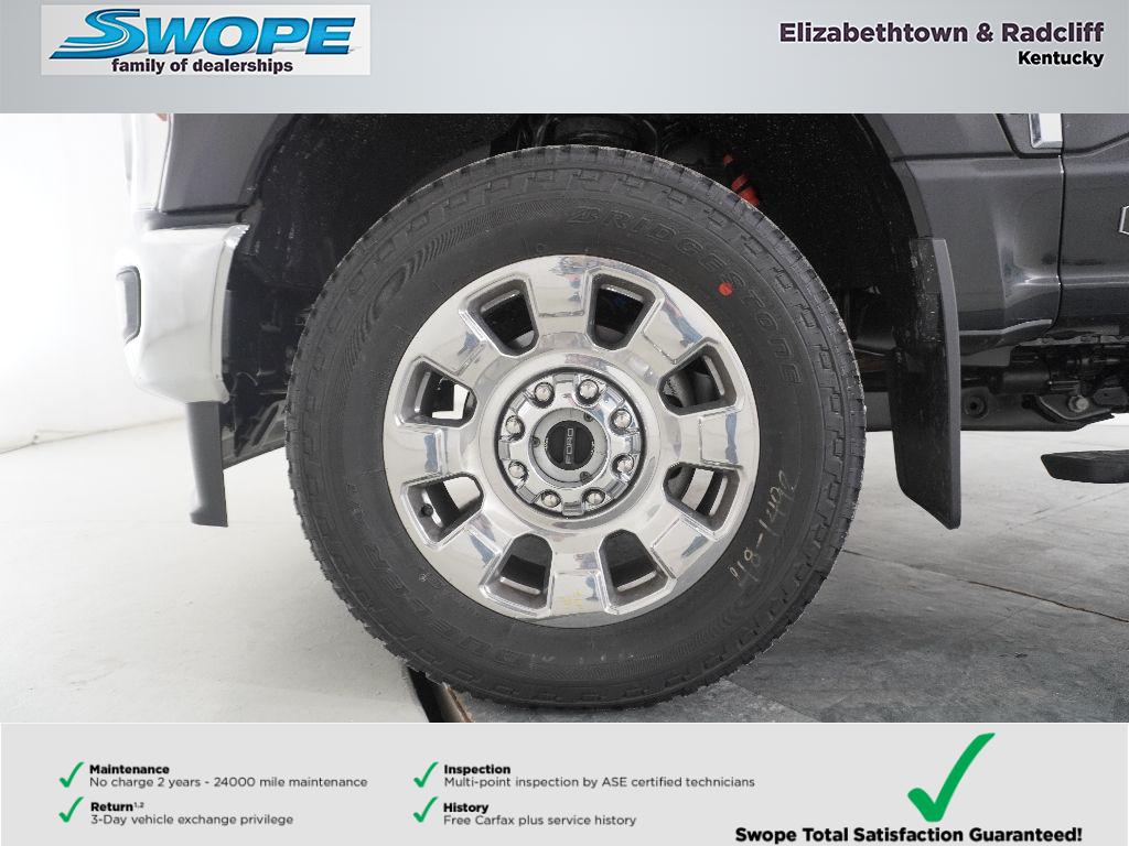 2025 Ford F-350 Lariat photo 18