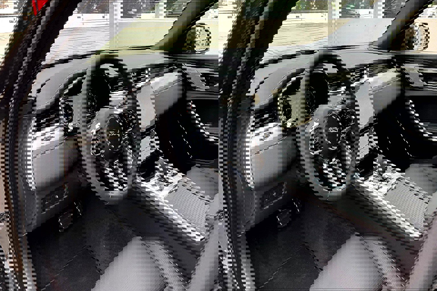 2024 Jaguar XF P300 R-Dynamic SE photo 4