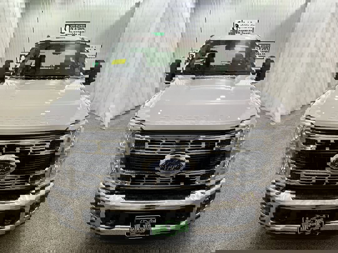 2025 Ford F-350 XL photo 2