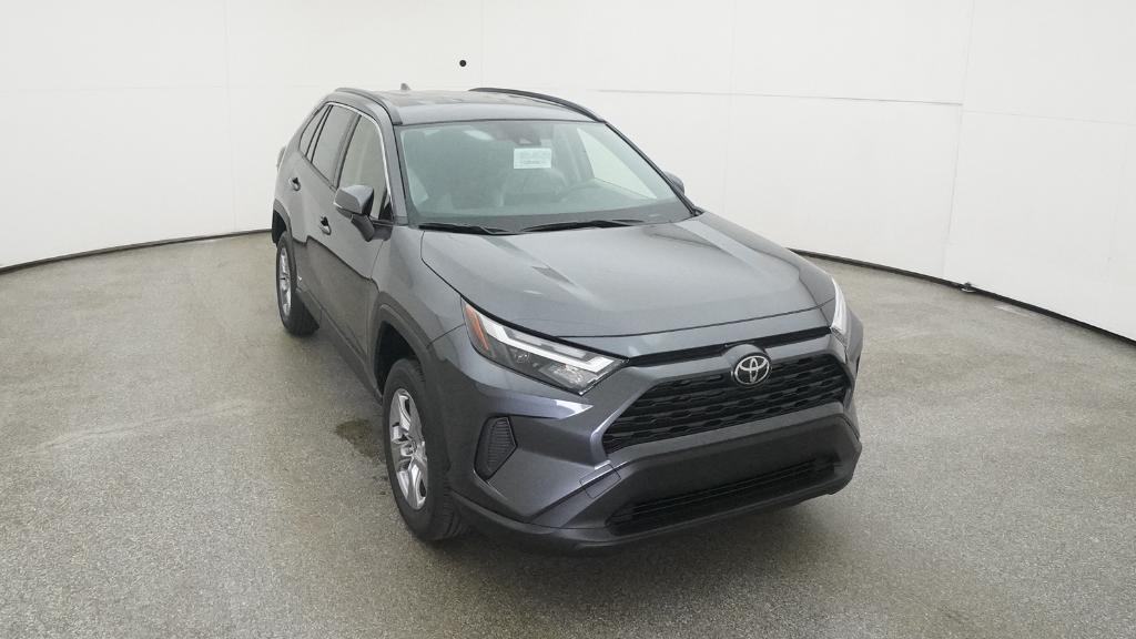 2025 Toyota RAV4 Hybrid XLE photo 32
