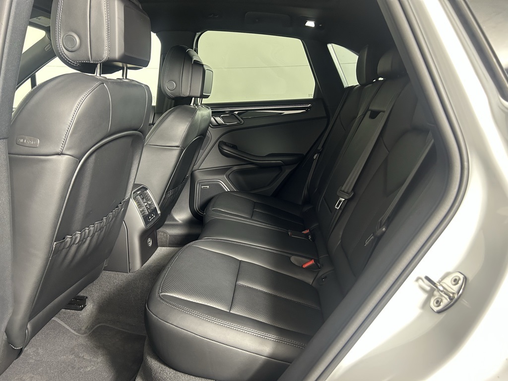 2024 Porsche Macan photo 19