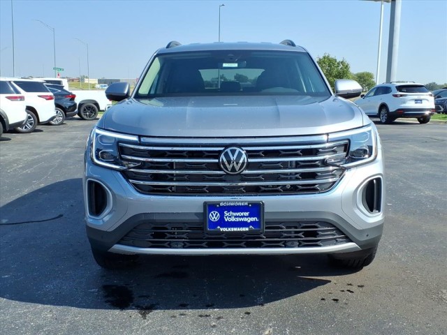 2026 Volkswagen Atlas SE Technology photo 2