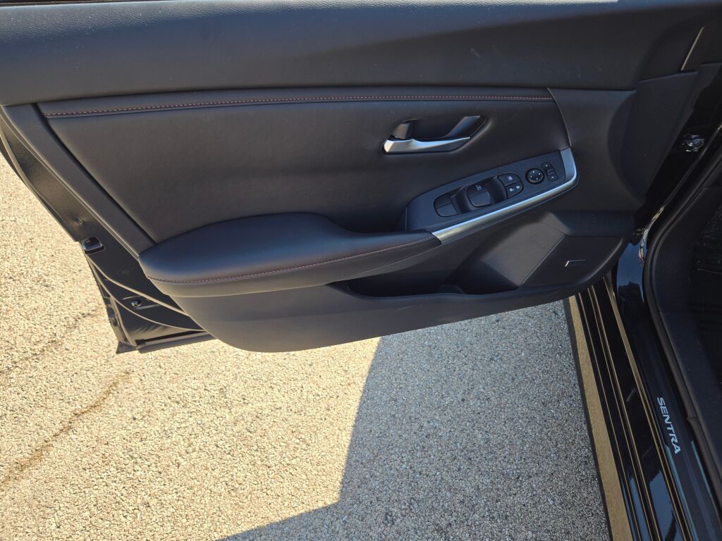 2024 Nissan Sentra SR photo 15
