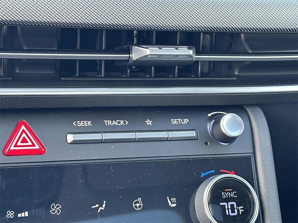 2025 Hyundai Sonata Hybrid Limited photo 21