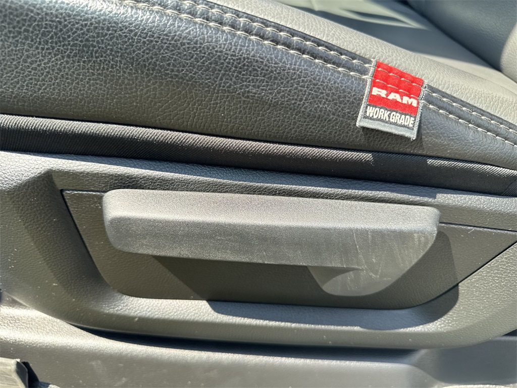 2024 Ram 2500 Big Horn photo 18