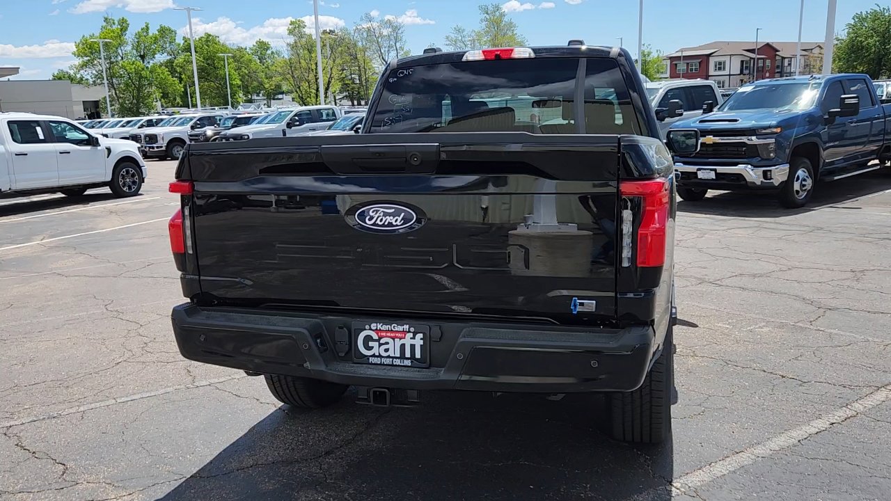 2025 Ford F-150 Lightning photo 8
