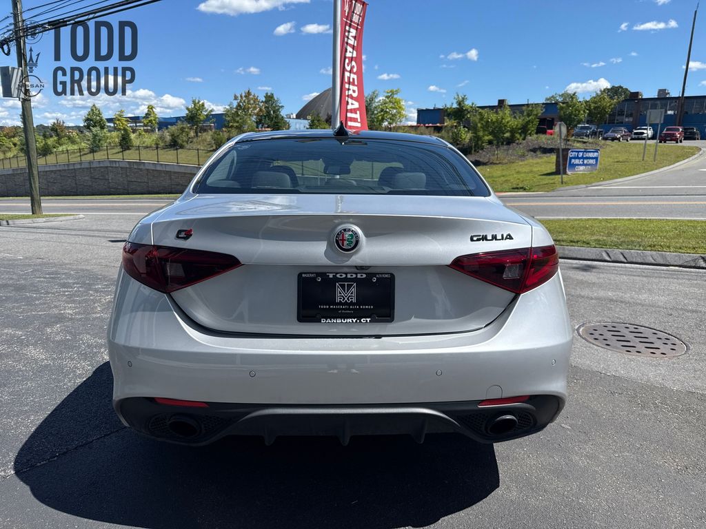 2019 Alfa Romeo Giulia Ti Sport photo 2