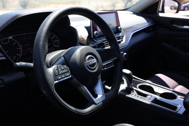 2023 Nissan Altima 2.5 SV photo 12