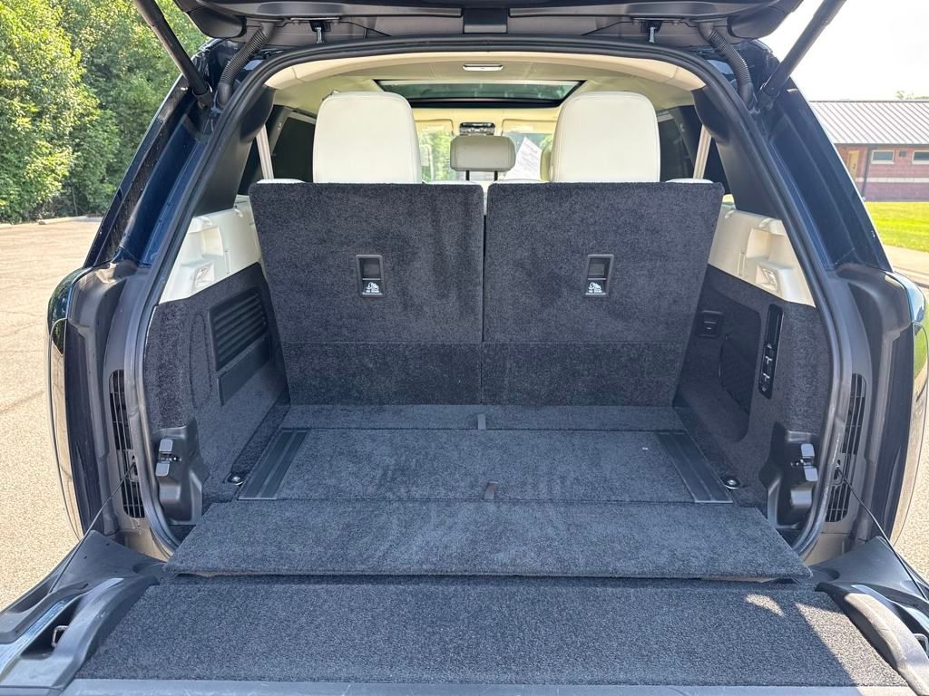 2023 Land Rover Range Rover Autobiography photo 15
