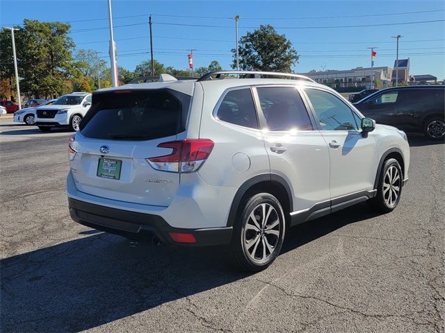 2022 Subaru Forester Limited photo 2