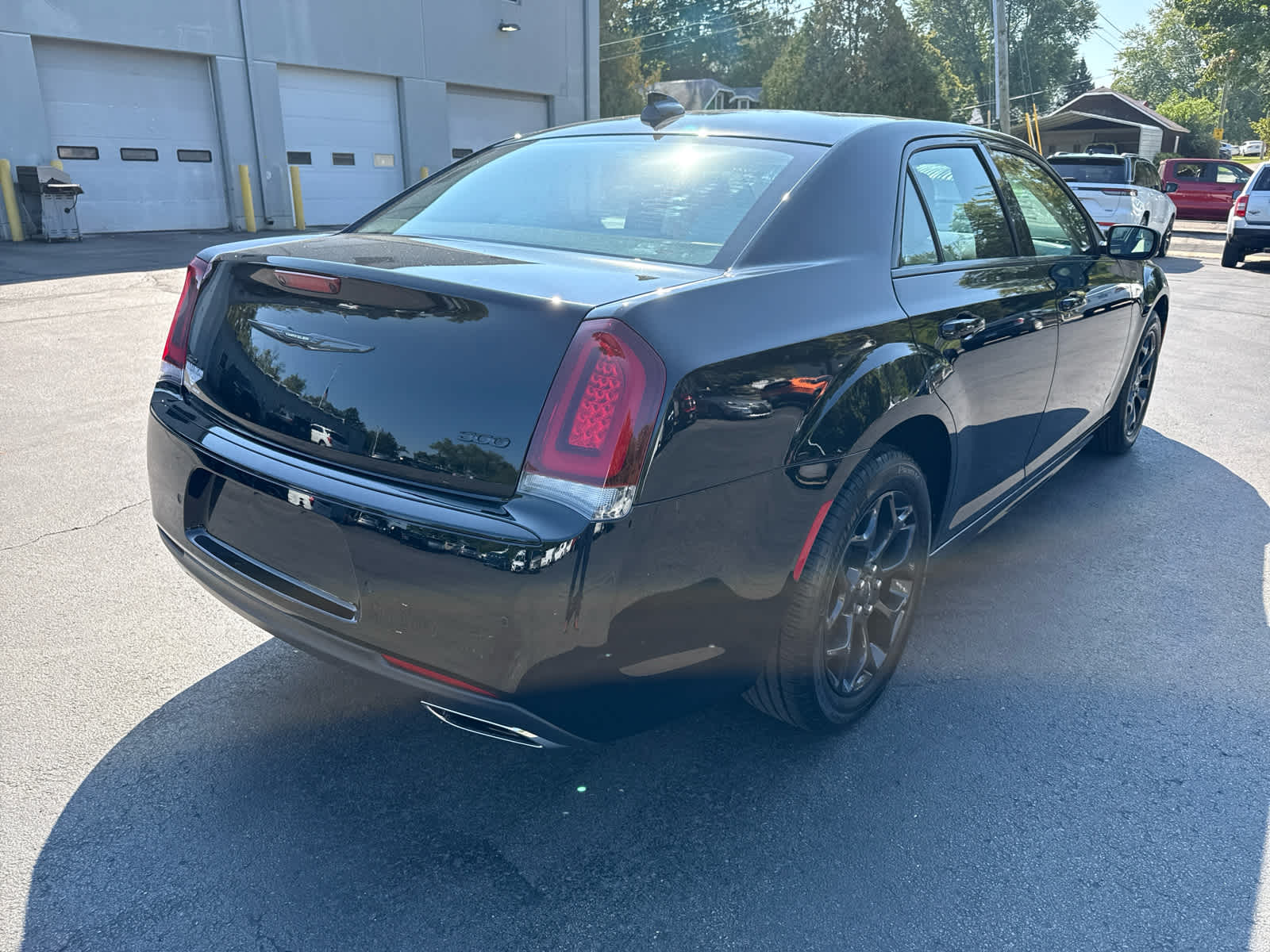 2022 Chrysler 300 Touring L photo 3