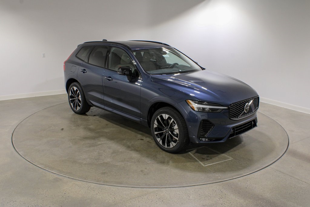2026 Volvo XC60 B5 Plus photo 6