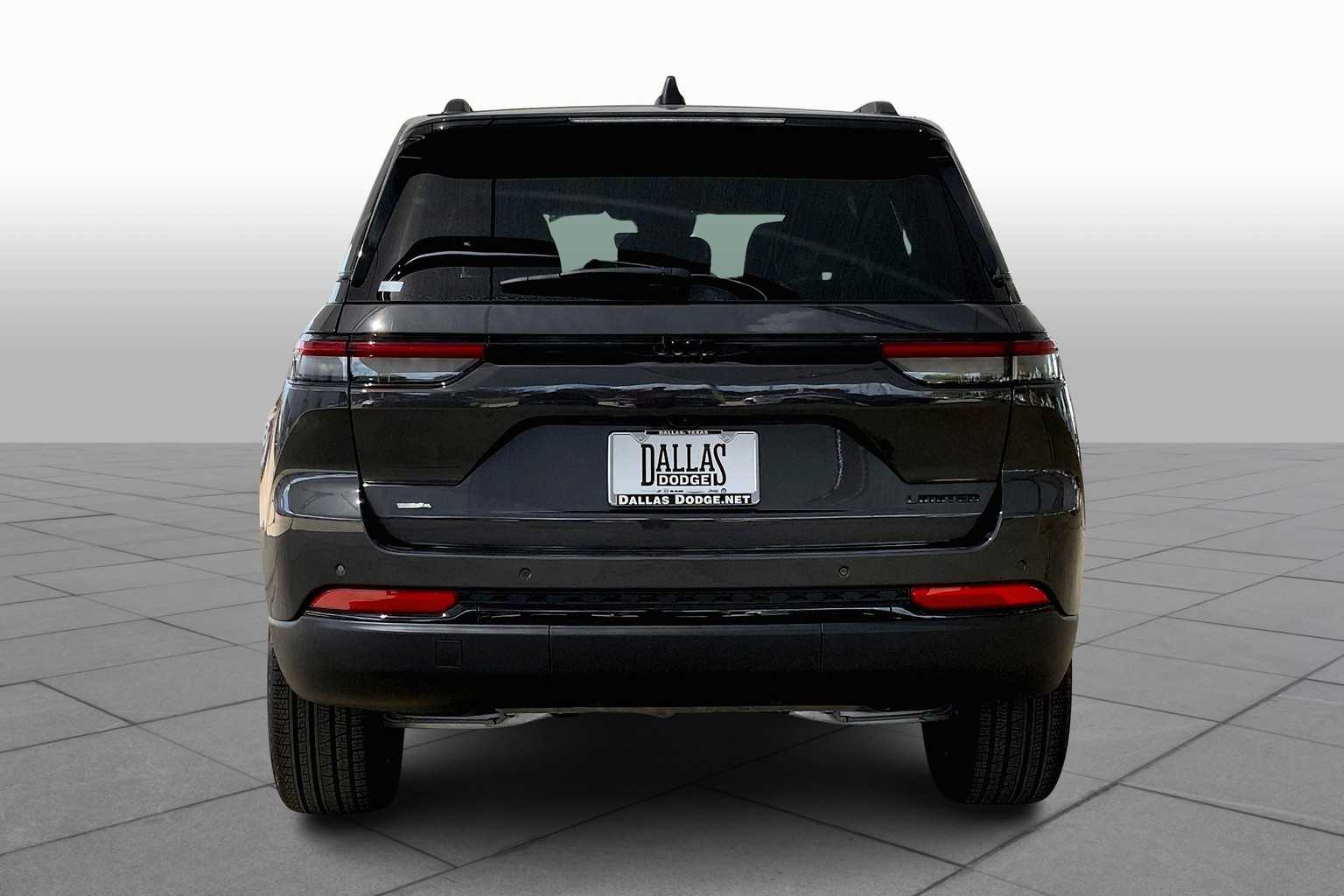 2025 Jeep Grand Cherokee Limited photo 4