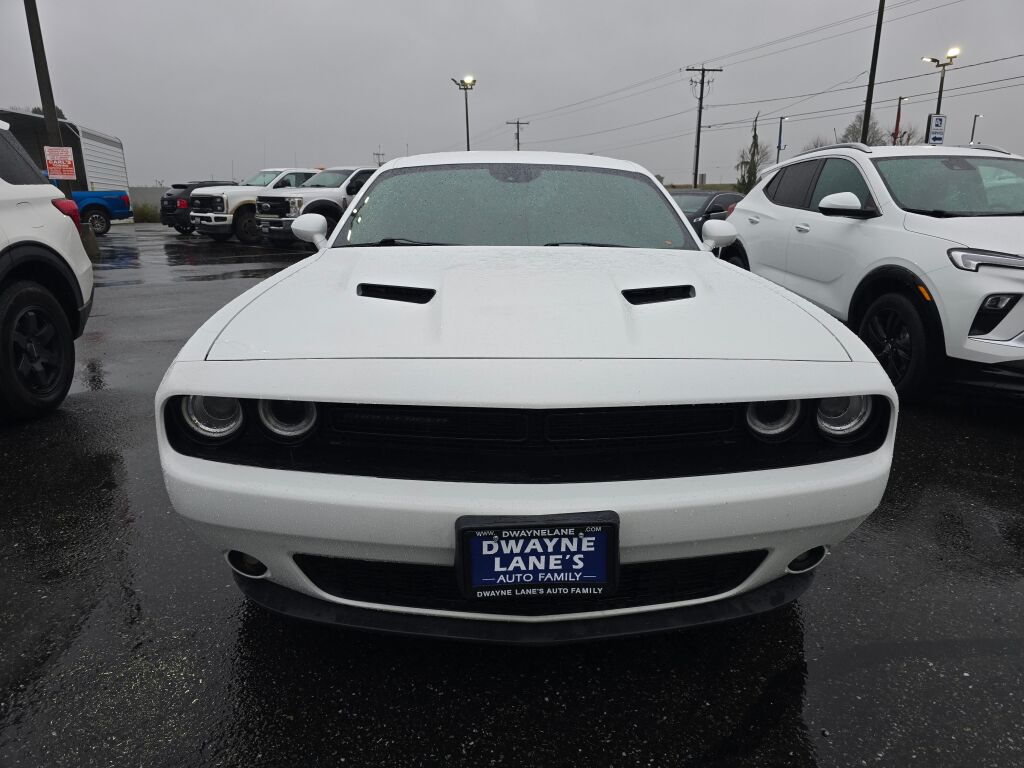 2018 Dodge Challenger SXT photo 2