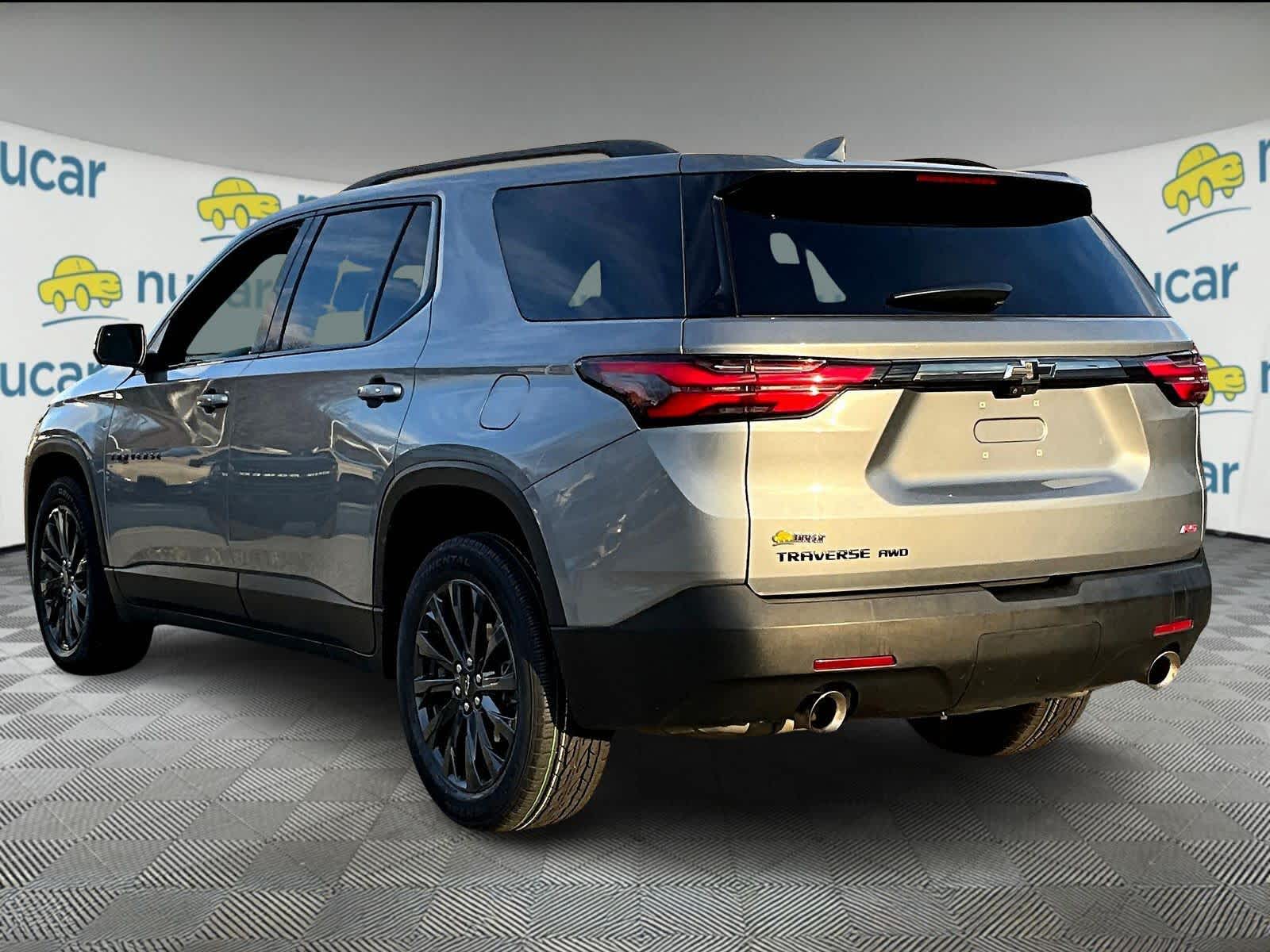 2023 Chevrolet Traverse RS photo 2
