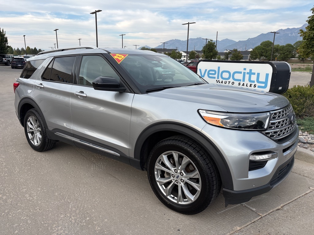 2023 Ford Explorer Limited's photo