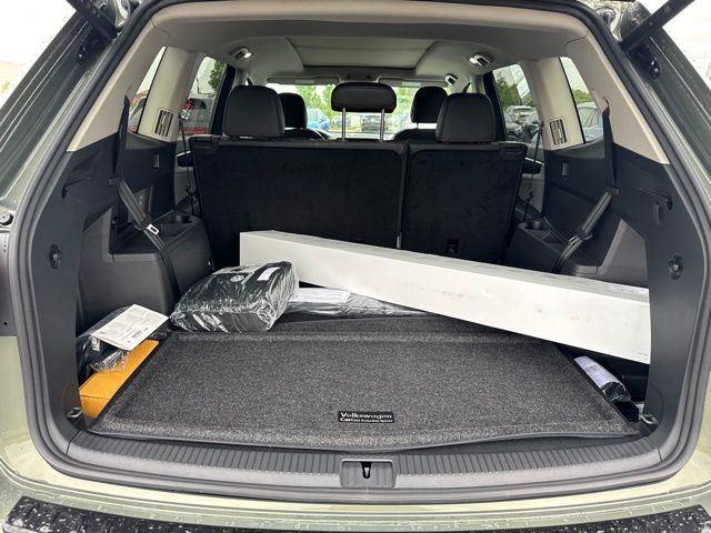 2025 Volkswagen Atlas Peak Edition SE photo 12