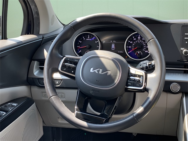 2024 Kia Carnival LX photo 22
