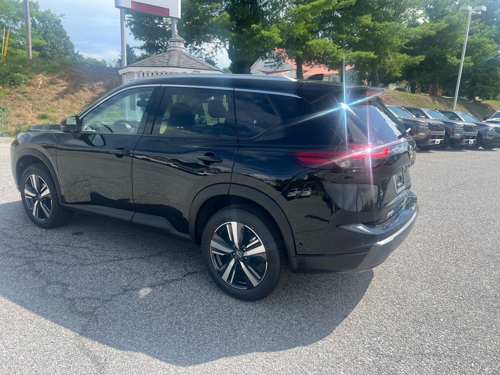 2025 Nissan Rogue SL photo 3