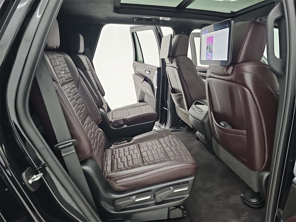 2024 Cadillac Escalade Sport Platinum photo 12