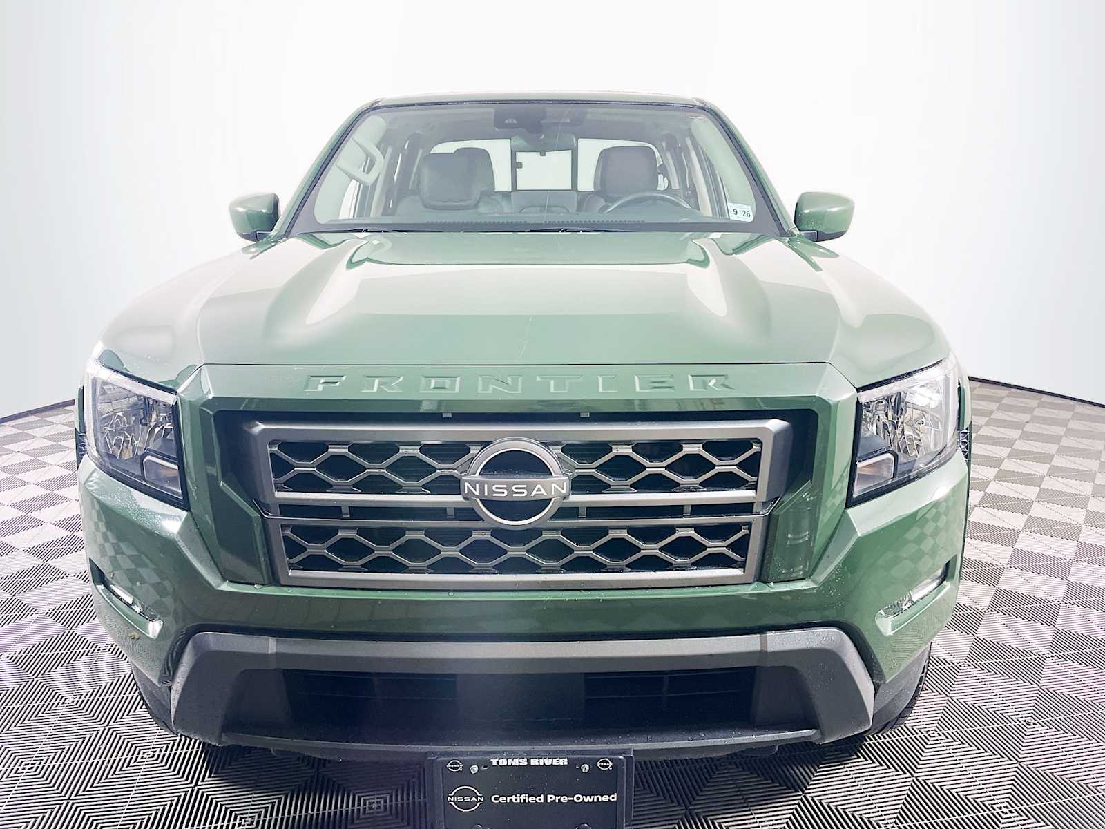 2022 Nissan Frontier SV photo 2