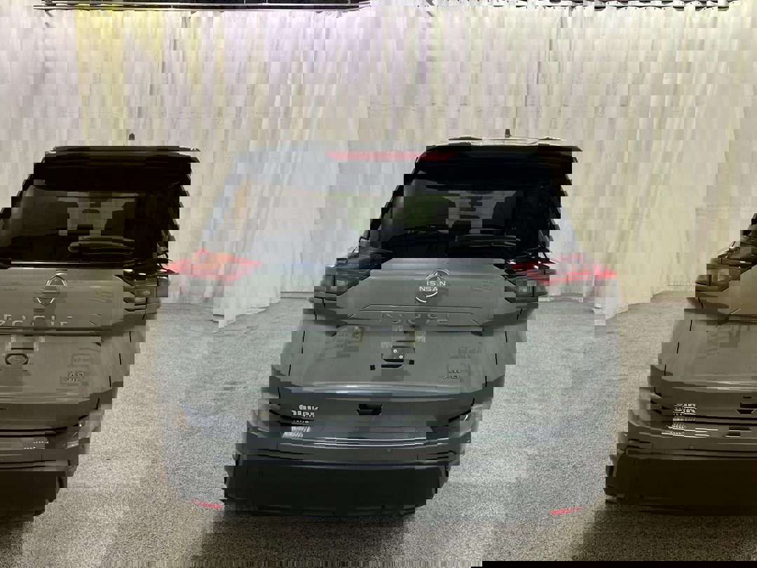 2026 Nissan Rogue SV photo 2