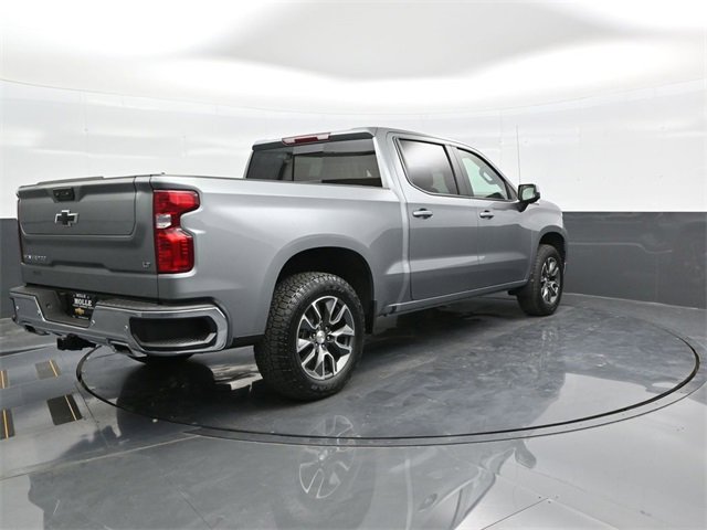 2025 Chevrolet Silverado 1500 LT photo 4