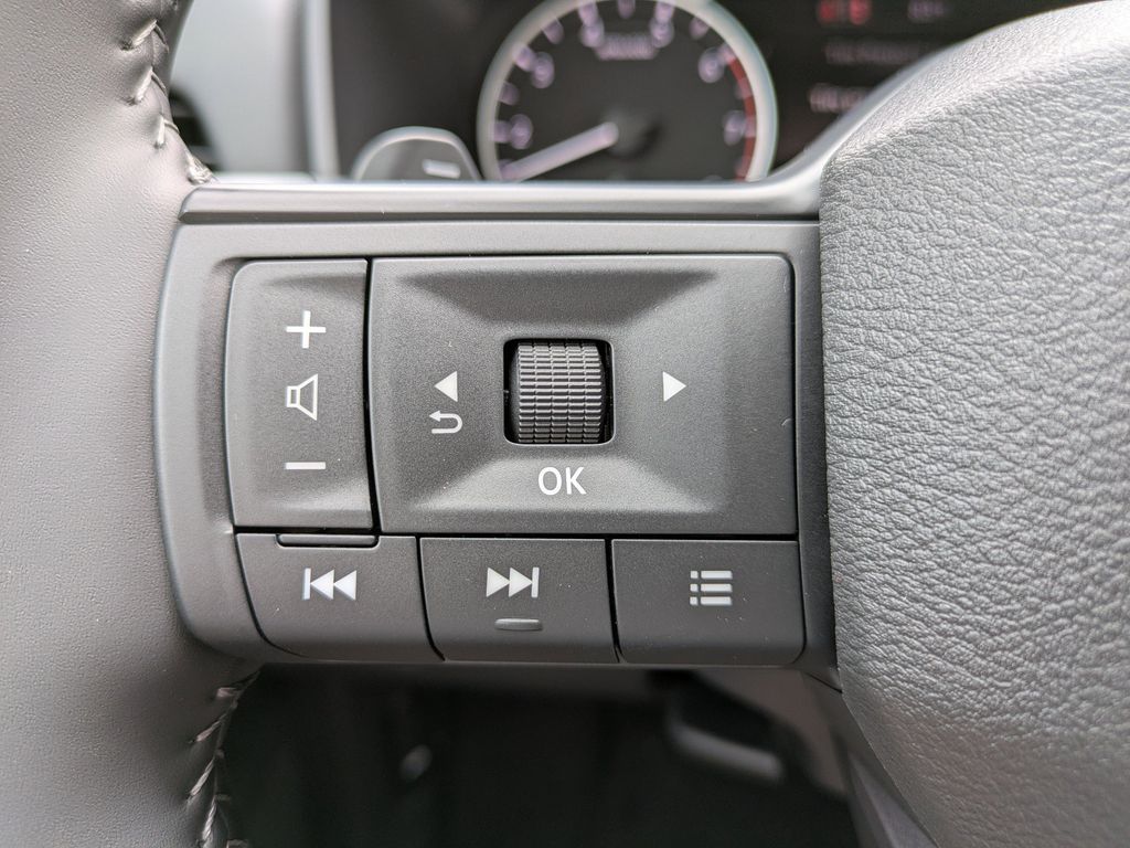 2026 Nissan Rogue SV photo 20
