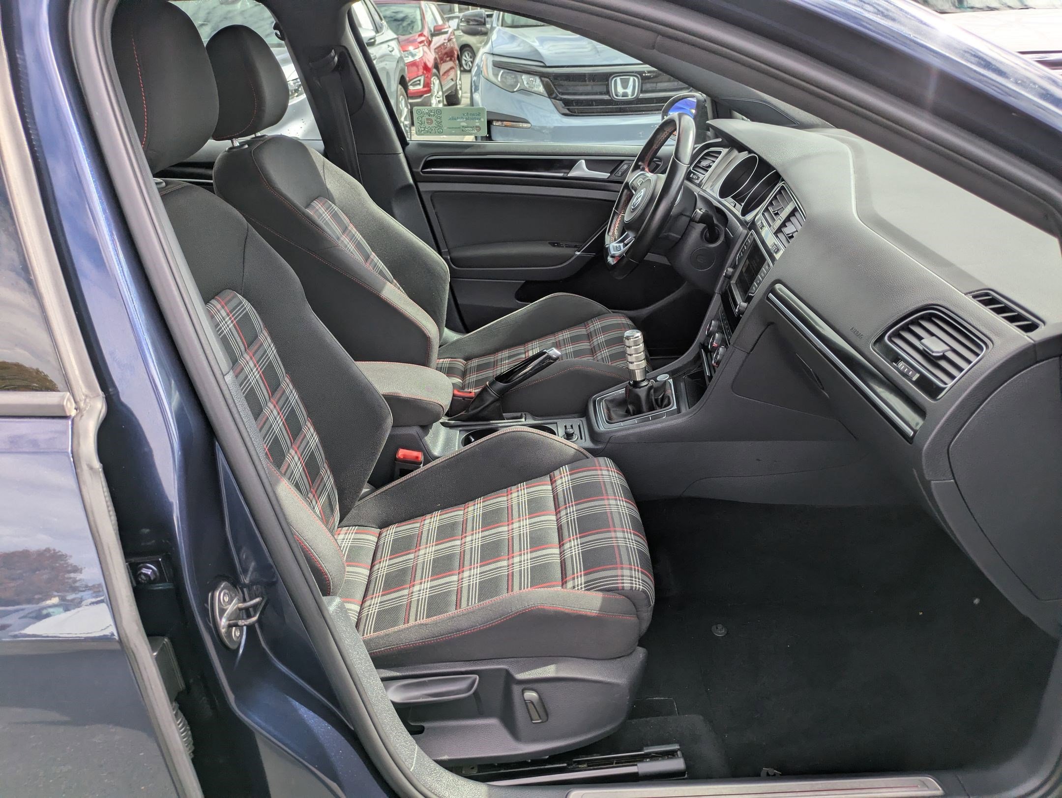 2017 Volkswagen Golf GTI Sport photo 27