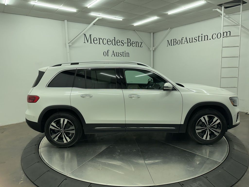 2026 Mercedes Benz GLB 250 4MATIC photo 5
