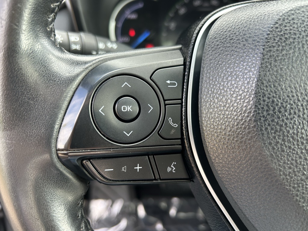 2020 Toyota RAV4 Hybrid XSE photo 14