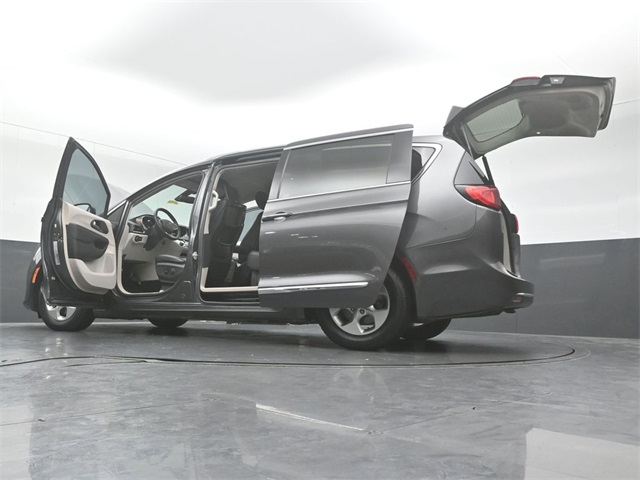 2017 CHRYSLER PACIFICA - Image 54