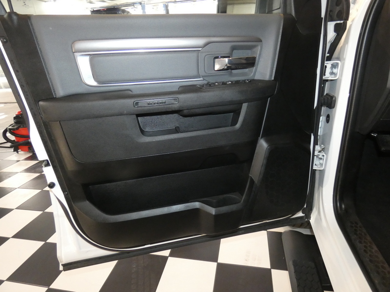 2022 Ram 1500 Classic SLT photo 17