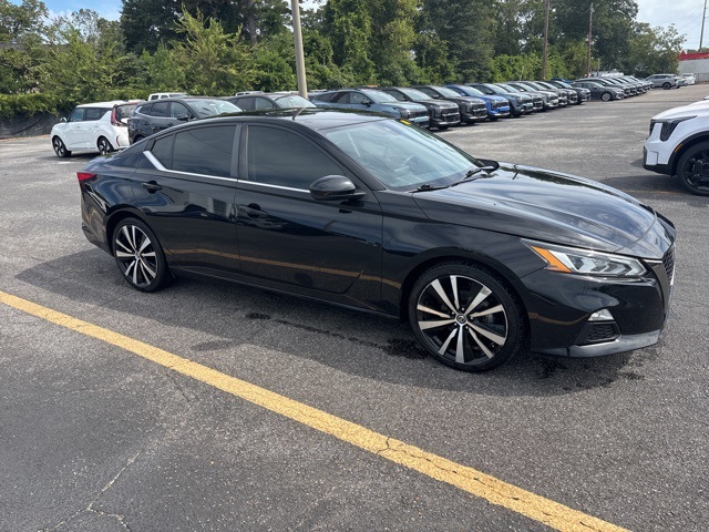 2022 Nissan Altima 2.5 SR photo 3