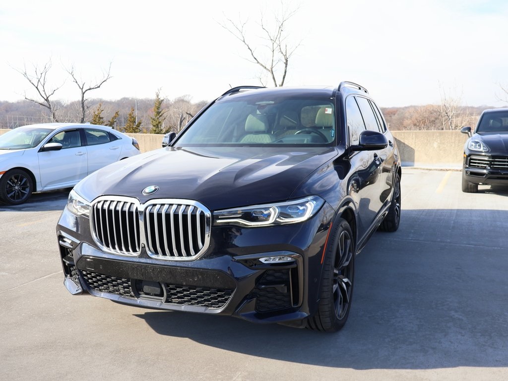 2019 BMW X7 50i's photo