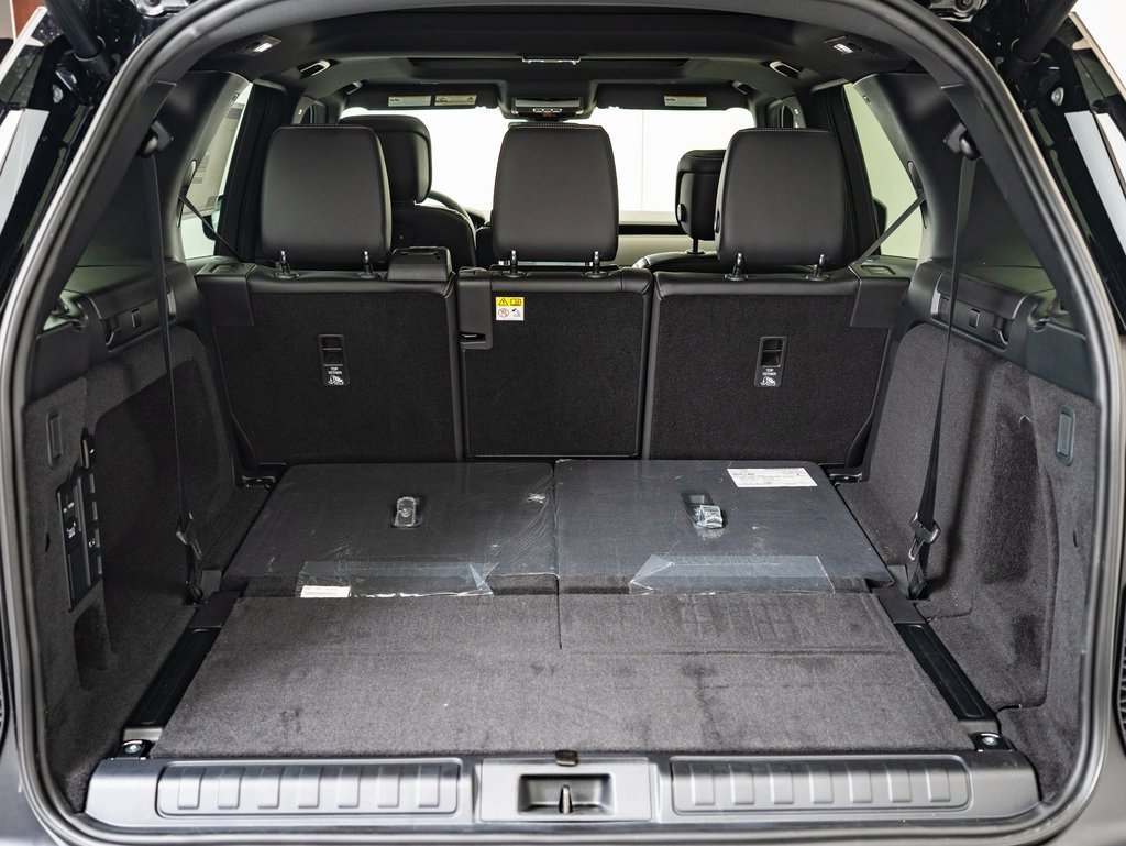 2025 Land Rover Discovery S photo 13