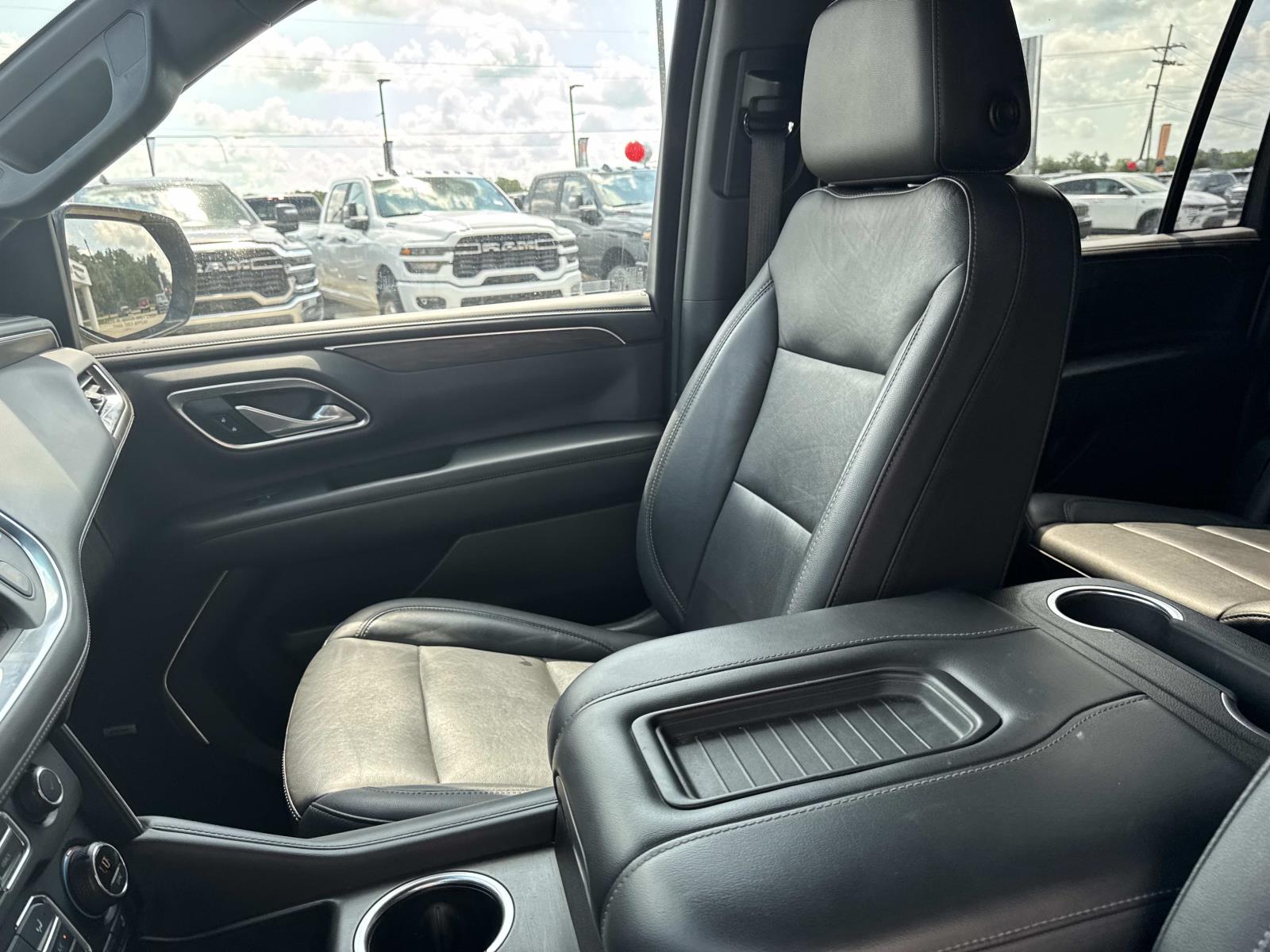 2021 Chevrolet Suburban LT photo 12