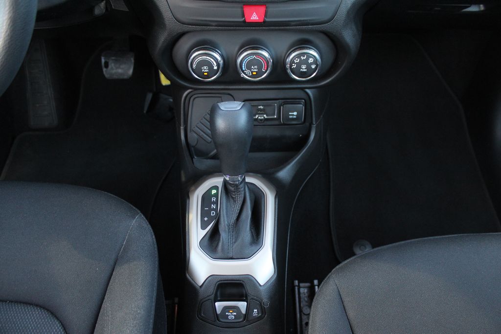 2017 Jeep Renegade Sport photo 17