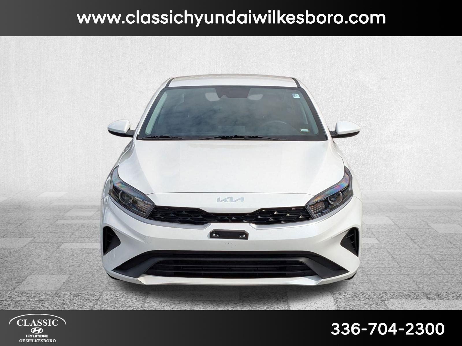 2023 Kia Forte LXS photo 2