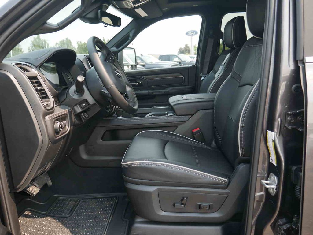 2026 Ram 3500 Limited photo 40