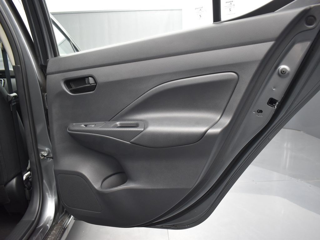 2025 Nissan Versa 1.6 S photo 16