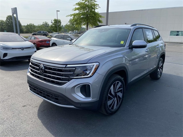 2025 Volkswagen Atlas SE Technology photo 3
