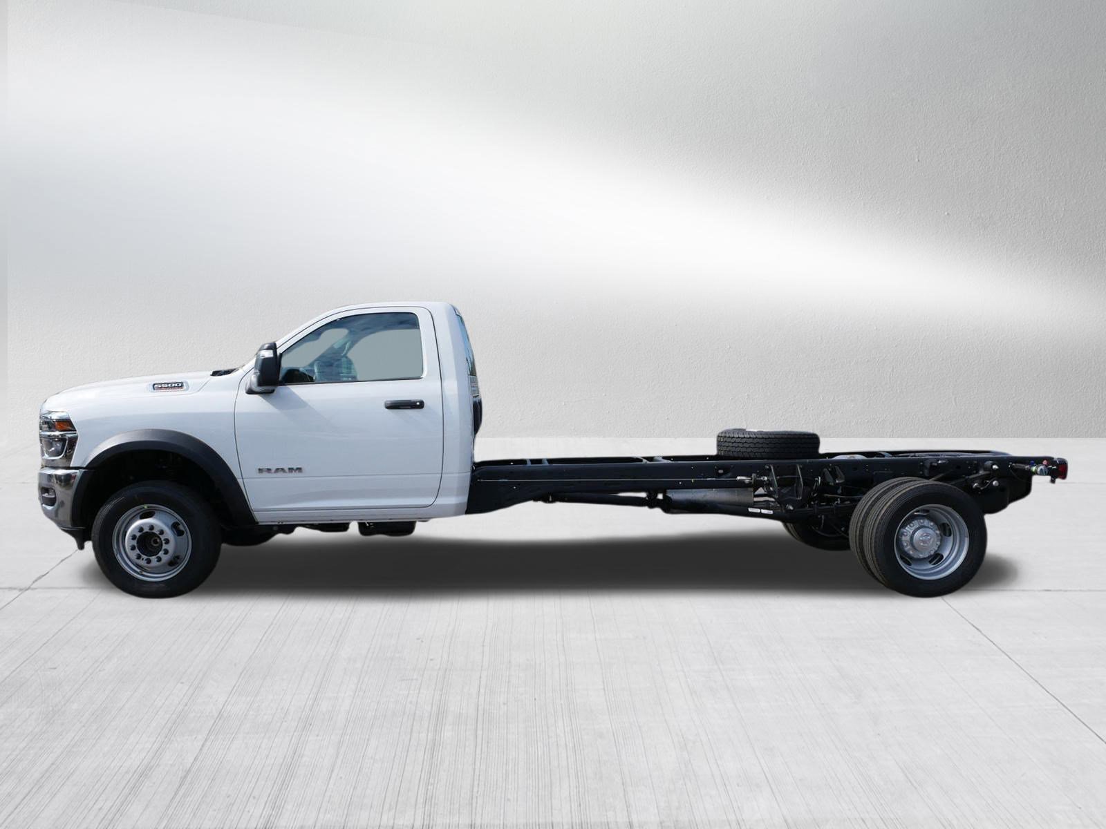 2026 Ram 5500 photo 4