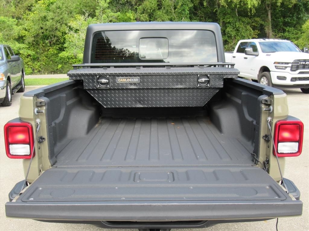 2020 Jeep Gladiator Sport photo 6