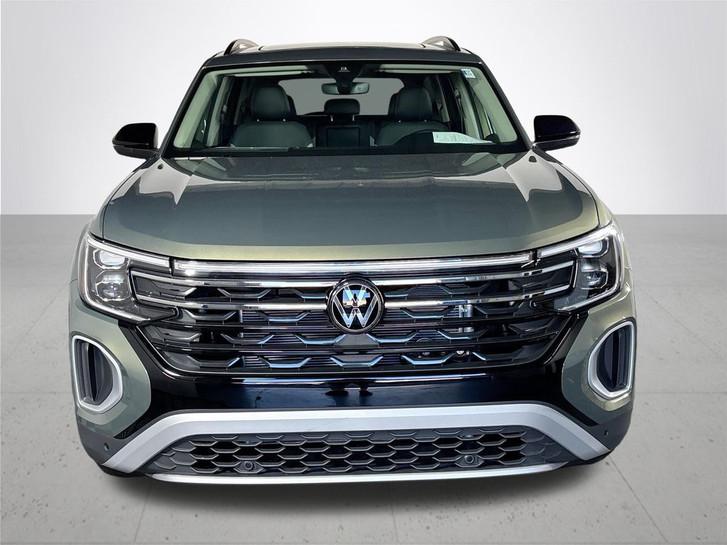 2025 Volkswagen Atlas Peak Edition SE photo 3