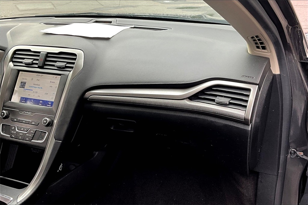 2020 Ford Fusion SE photo 13