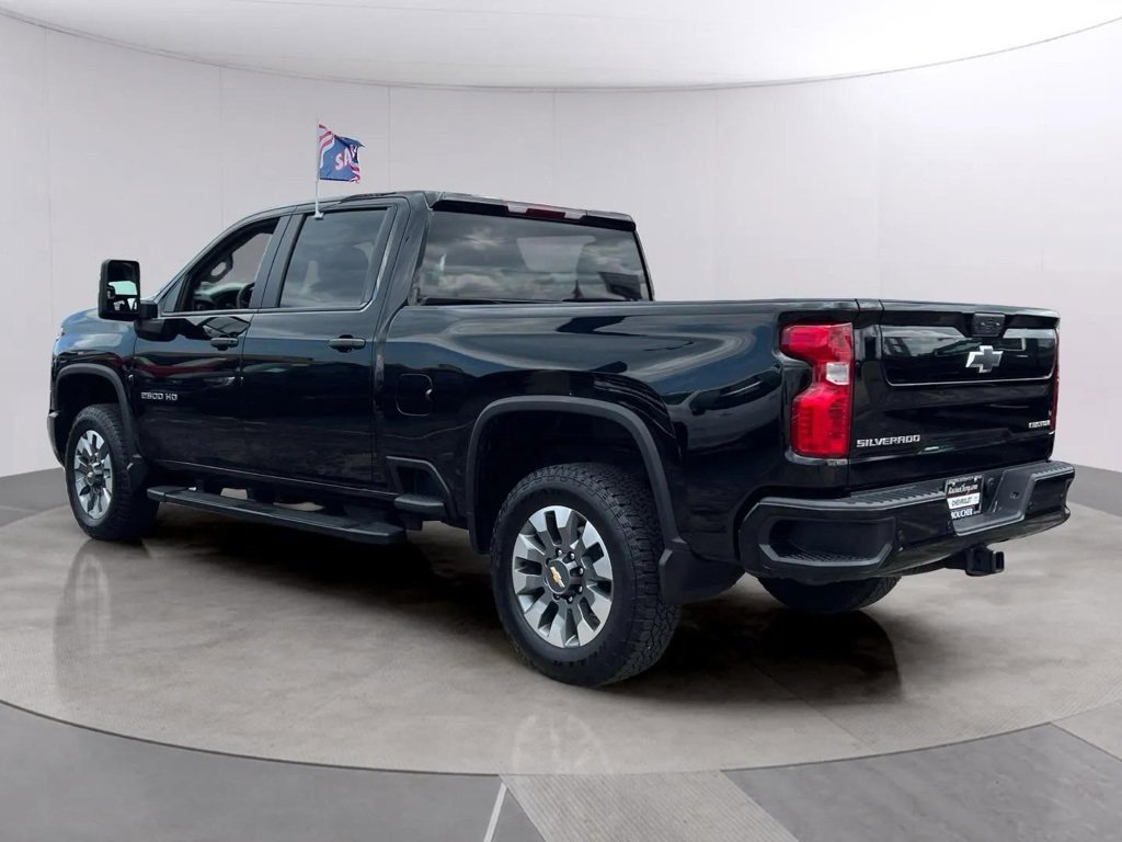 2024 Chevrolet Silverado 2500HD Custom photo 3