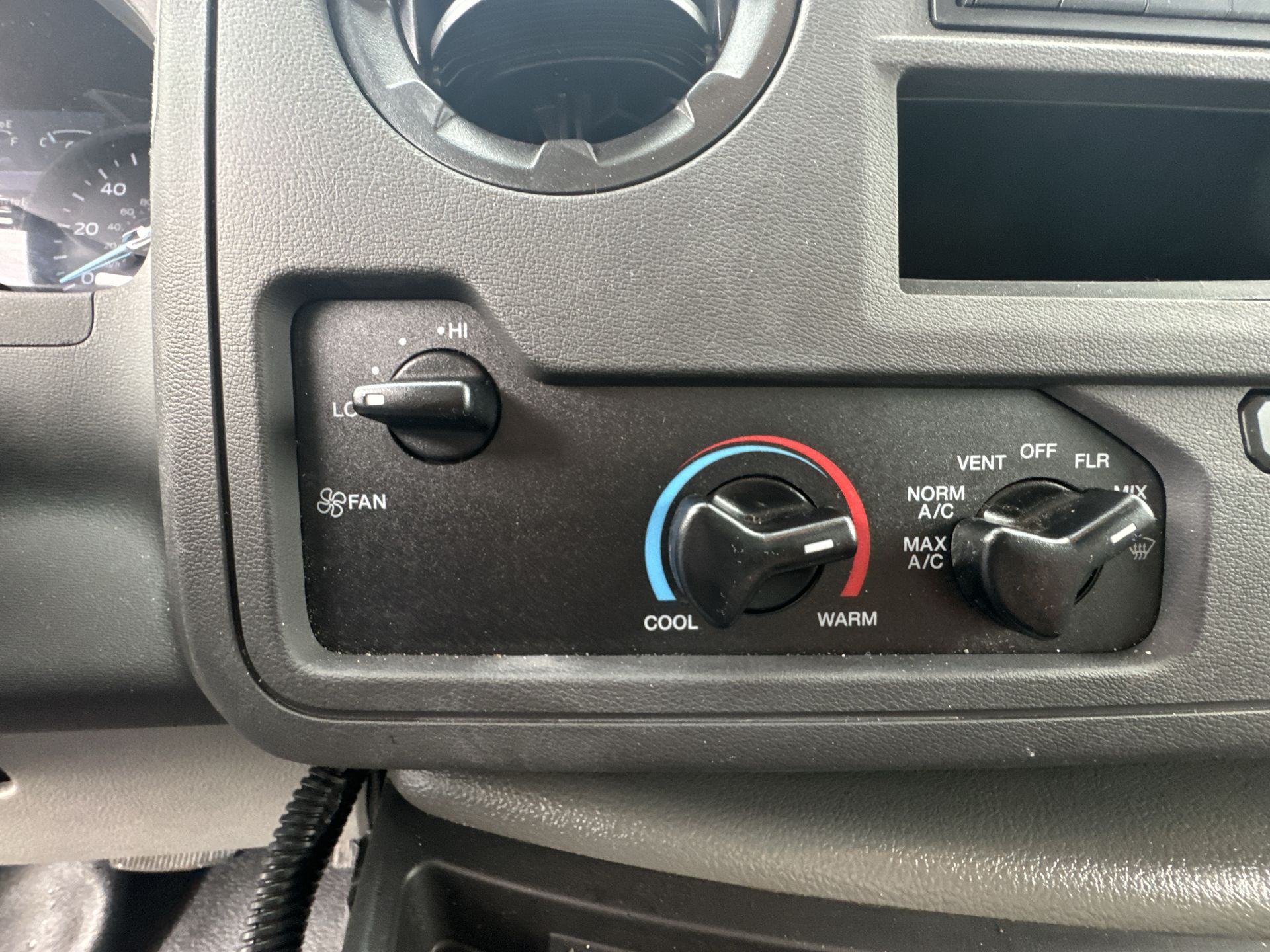 2026 Ford E-350 Base photo 10
