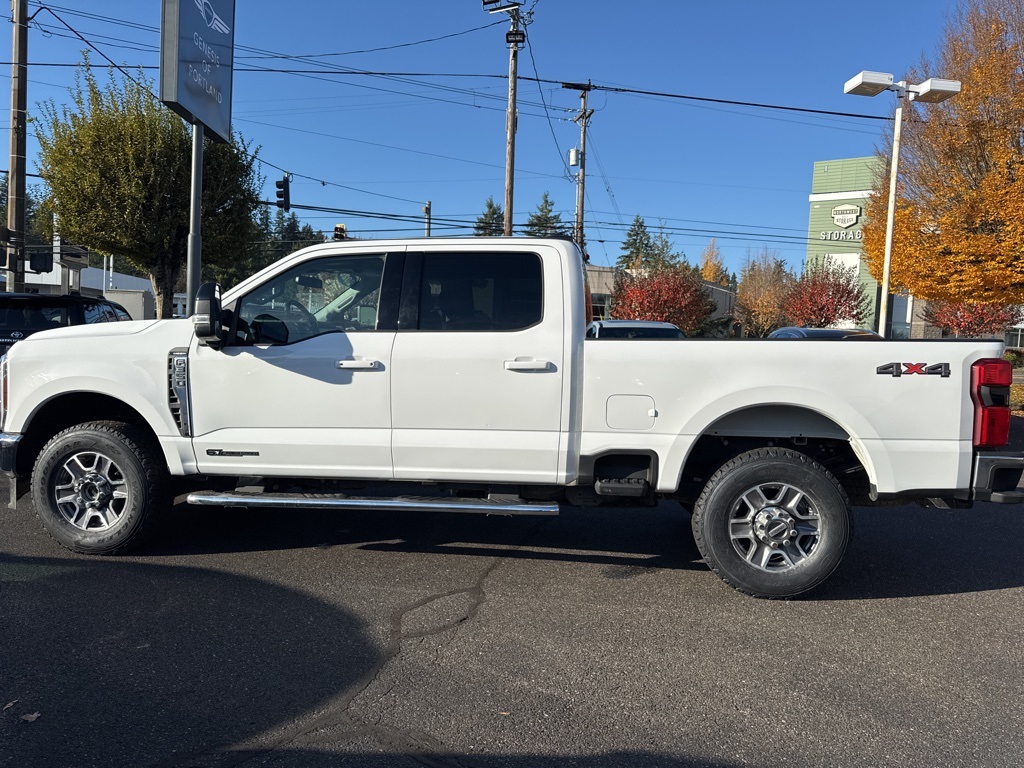 2025 Ford F-350 Lariat photo 4